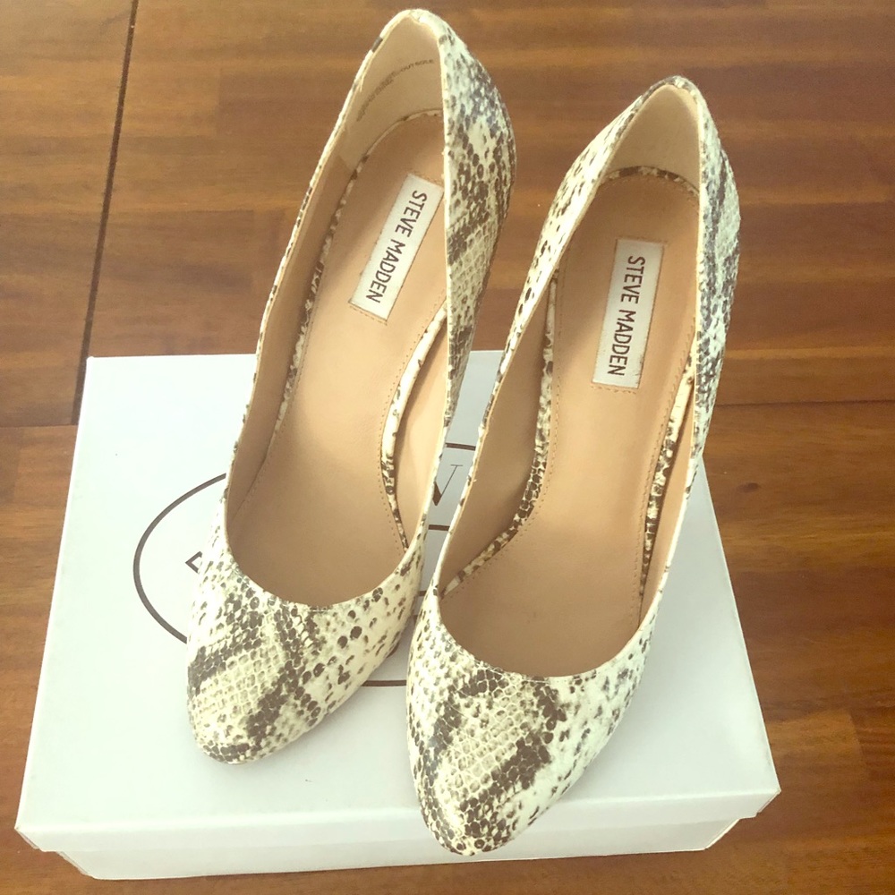 Steven Madden snake skin heels